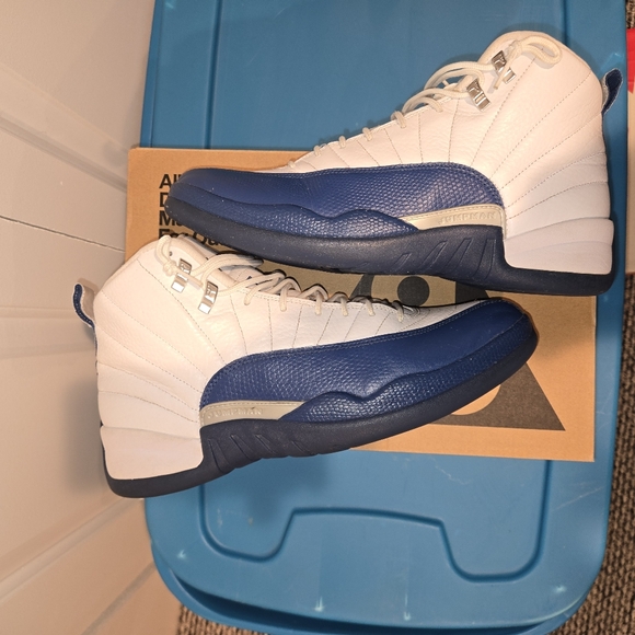 Mens 2016 Nike Air Jordan Retro 12 French Blue Size 12 - Picture 4 of 7
